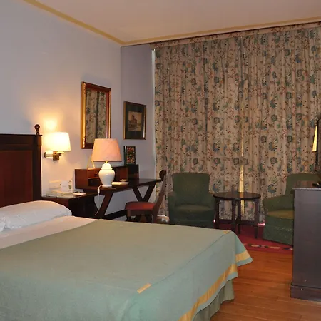 Hotel De 4*