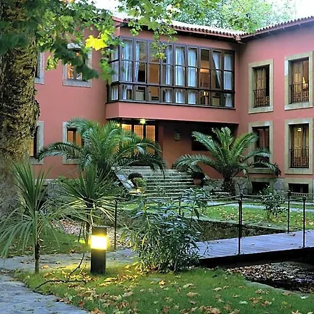 Hotel De 4*