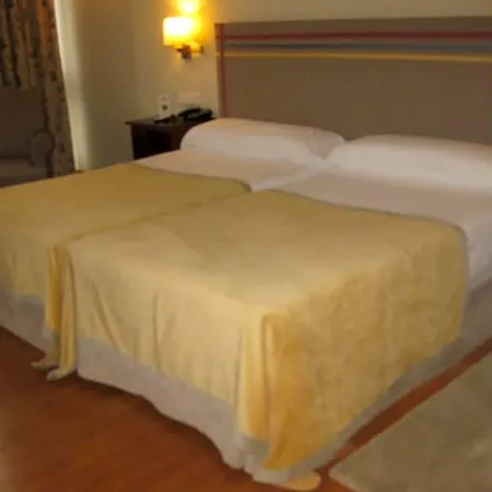 Hotel De 4*